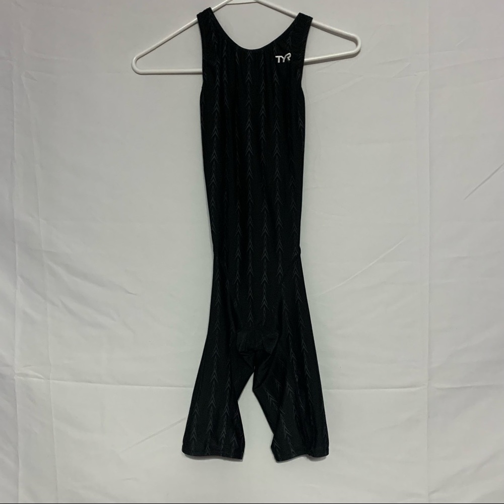 TYR arrow tech suit